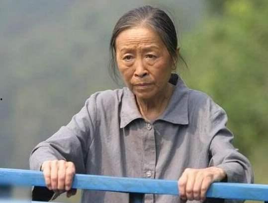 张少华老公比她小几岁,年龄差距见证爱情传奇