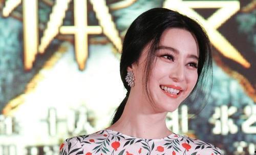 娱乐吃瓜女艺人官宣了吗,“官宣来袭！娱乐吃瓜女艺人恋情大揭秘！”